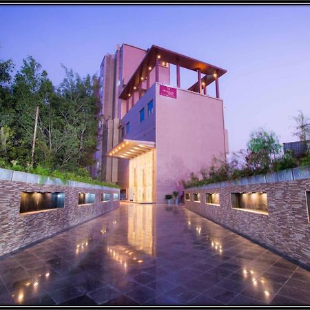 Regenta Central Grand Exotica Pimpri-Chinchwad Dış mekan fotoğraf