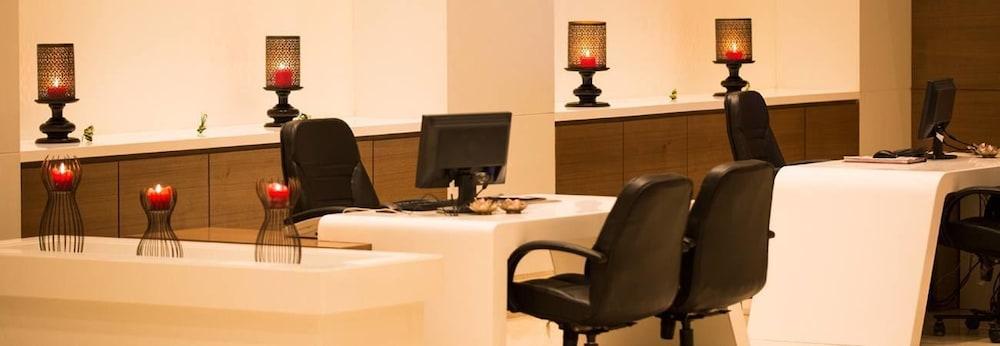 Regenta Central Grand Exotica Pimpri-Chinchwad Dış mekan fotoğraf