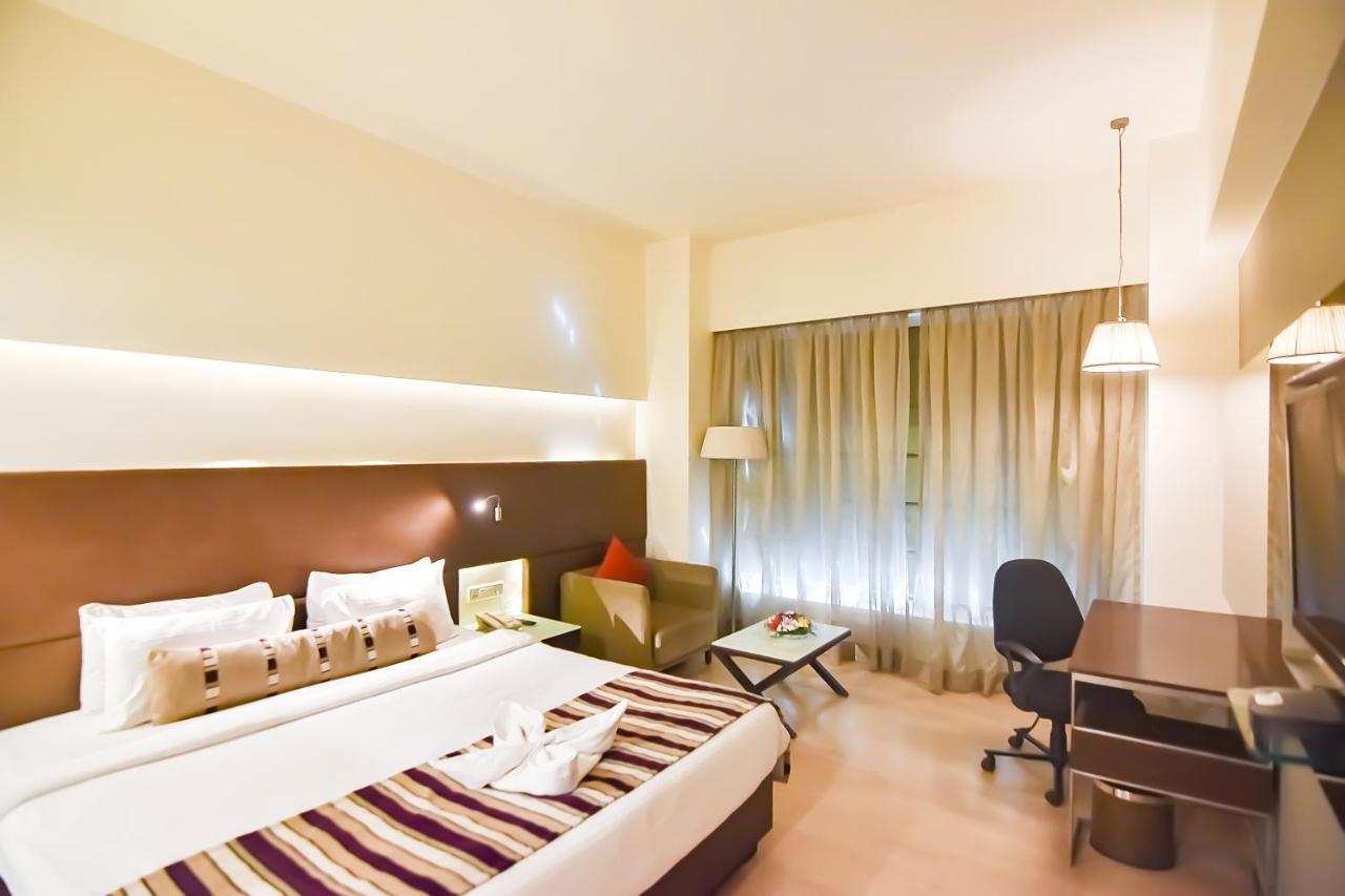 Regenta Central Grand Exotica Pimpri-Chinchwad Dış mekan fotoğraf