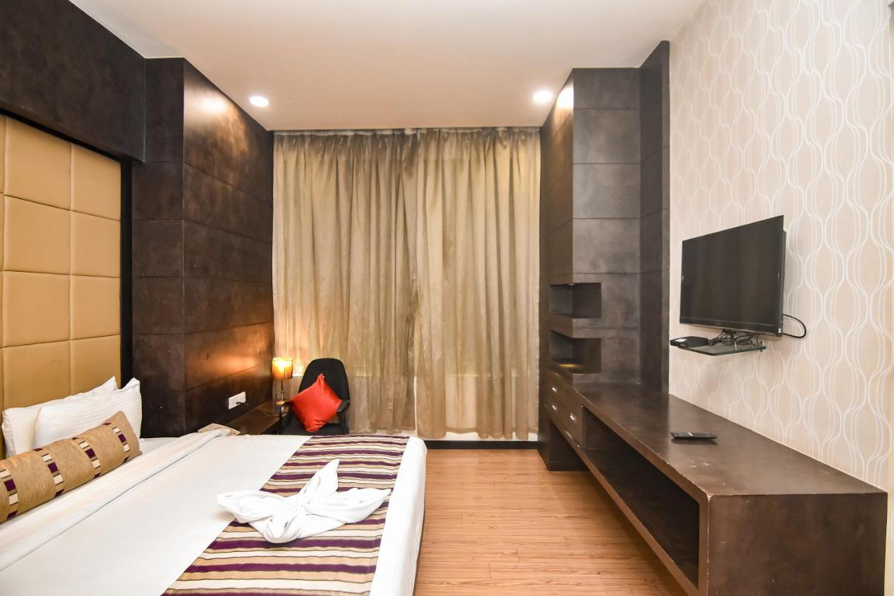 Regenta Central Grand Exotica Pimpri-Chinchwad Dış mekan fotoğraf