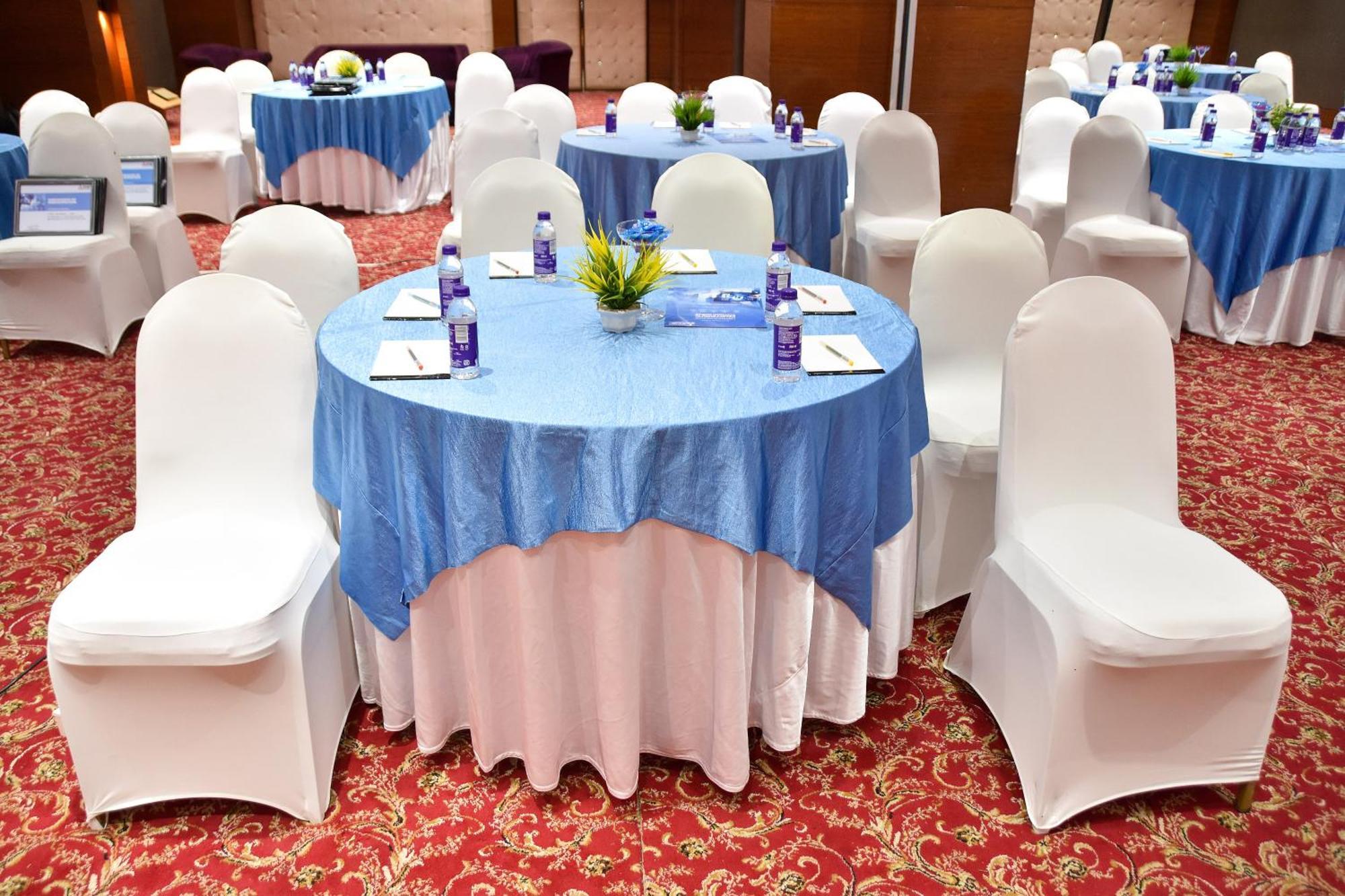 Regenta Central Grand Exotica Pimpri-Chinchwad Dış mekan fotoğraf