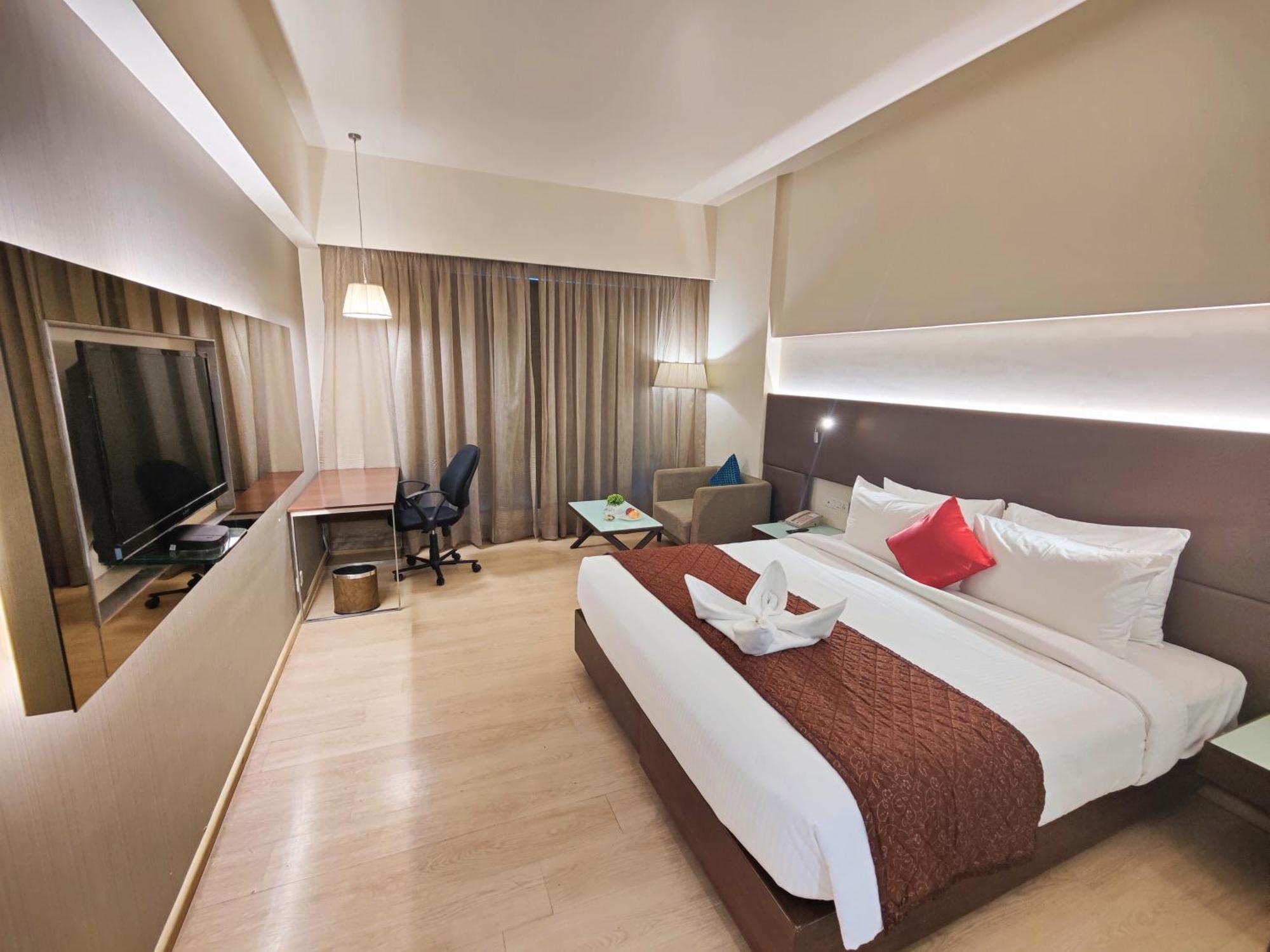 Regenta Central Grand Exotica Pimpri-Chinchwad Dış mekan fotoğraf