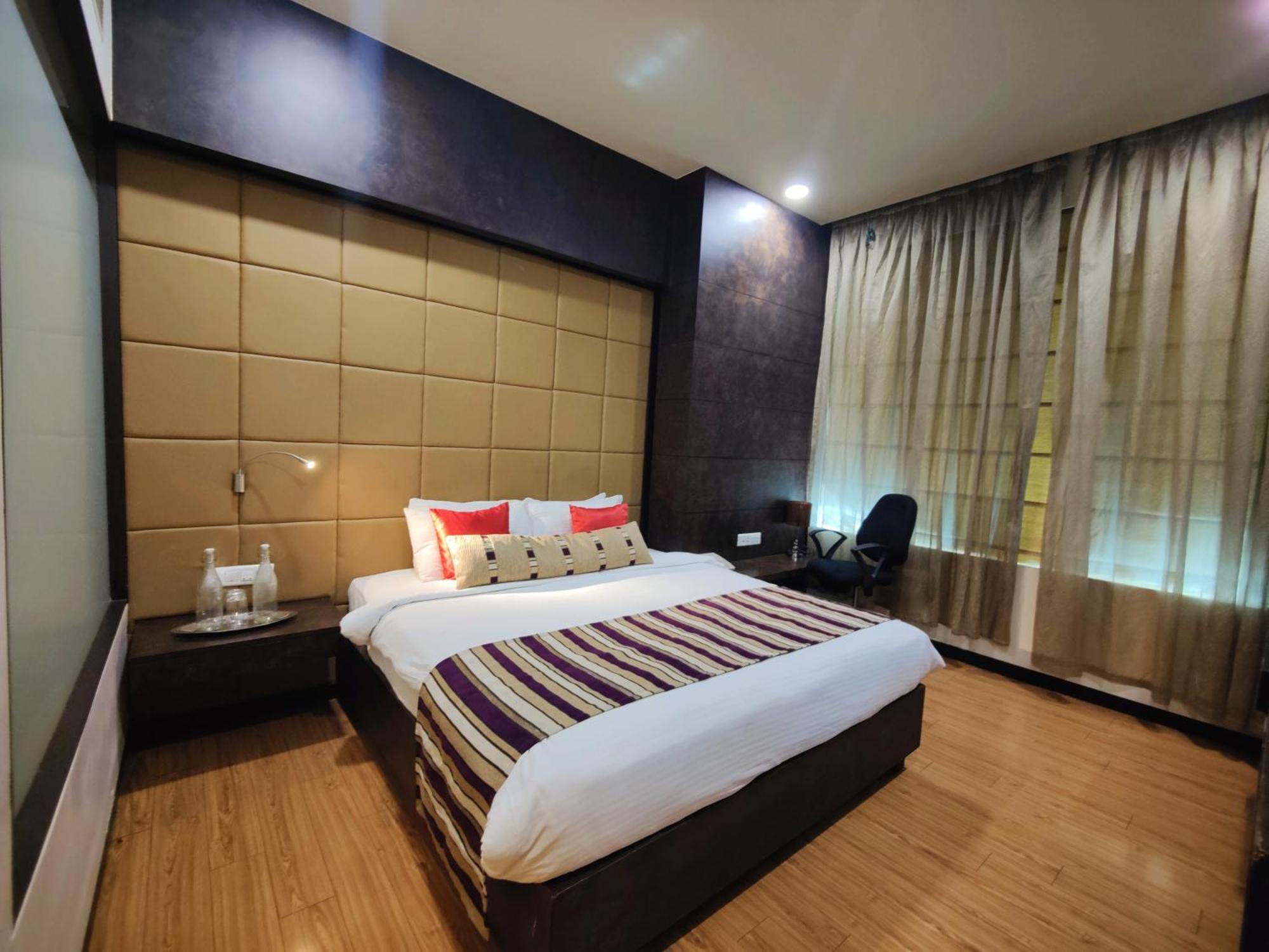 Regenta Central Grand Exotica Pimpri-Chinchwad Dış mekan fotoğraf