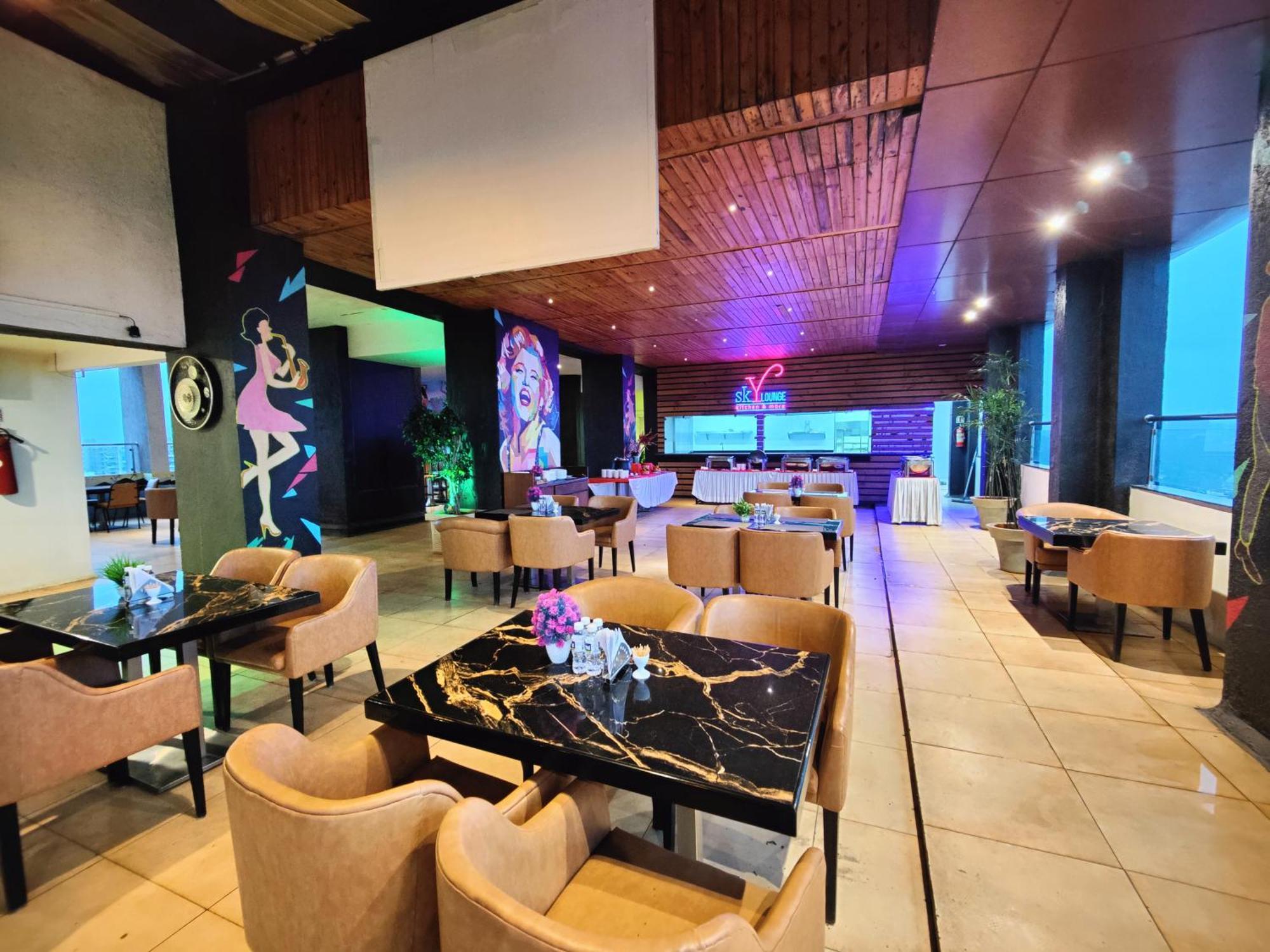 Regenta Central Grand Exotica Pimpri-Chinchwad Dış mekan fotoğraf