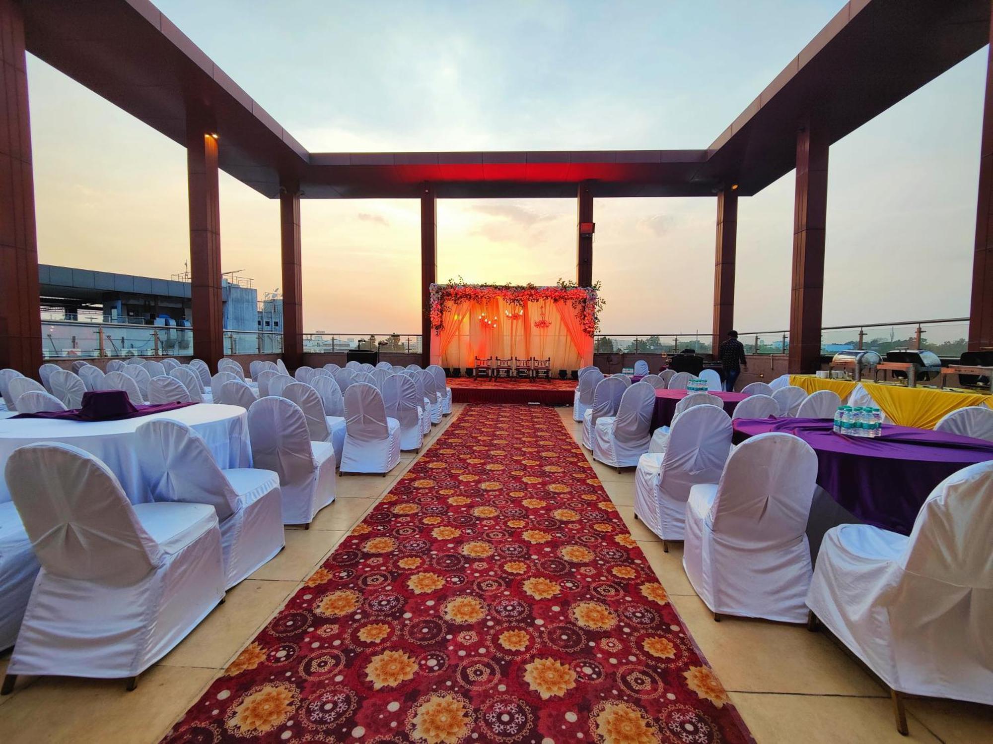 Regenta Central Grand Exotica Pimpri-Chinchwad Dış mekan fotoğraf