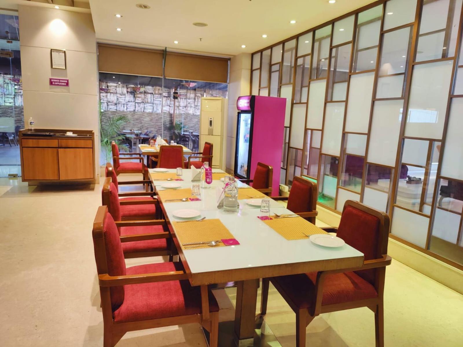 Regenta Central Grand Exotica Pimpri-Chinchwad Dış mekan fotoğraf
