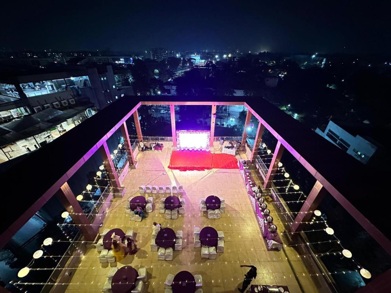 Regenta Central Grand Exotica Pimpri-Chinchwad Dış mekan fotoğraf