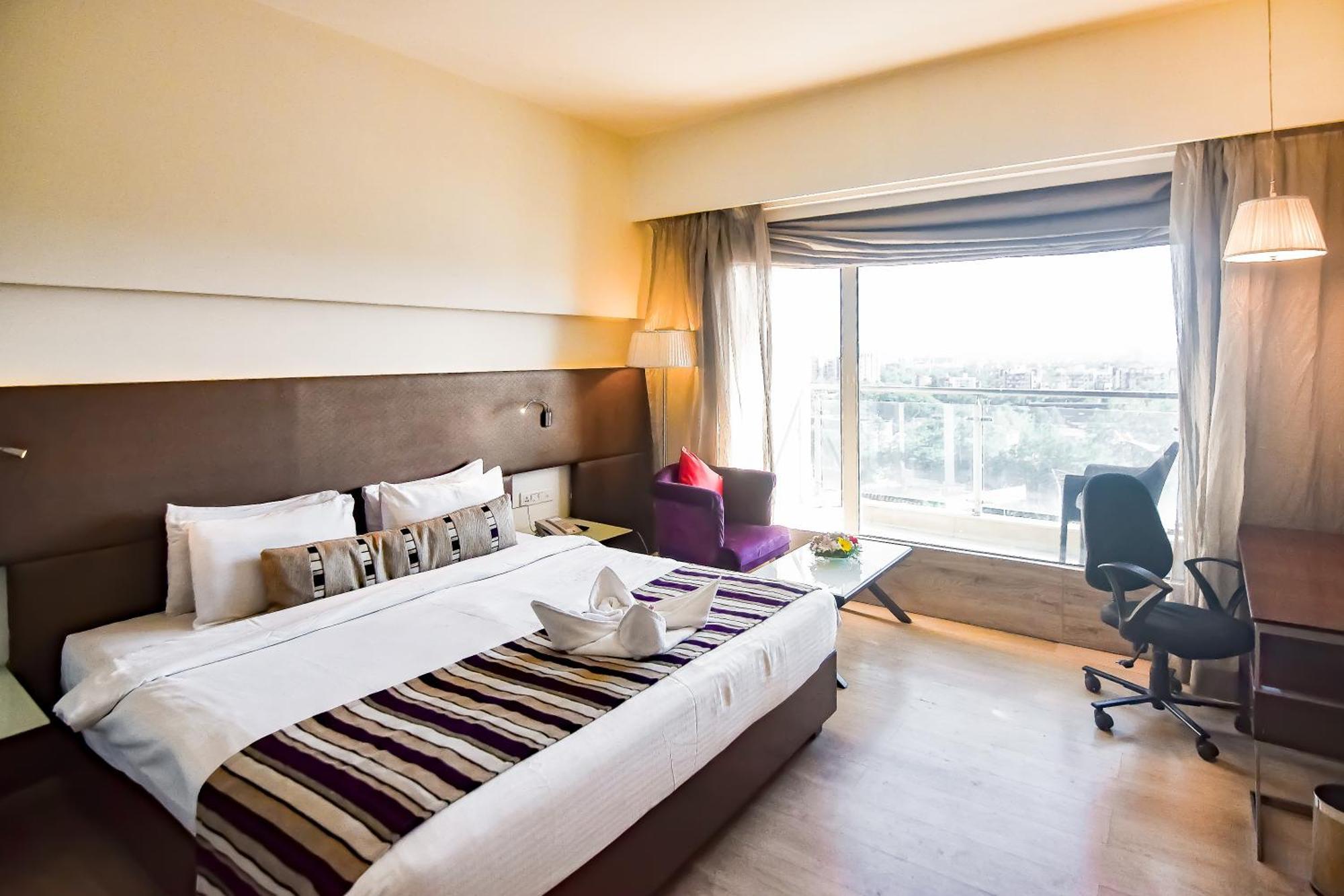 Regenta Central Grand Exotica Pimpri-Chinchwad Dış mekan fotoğraf