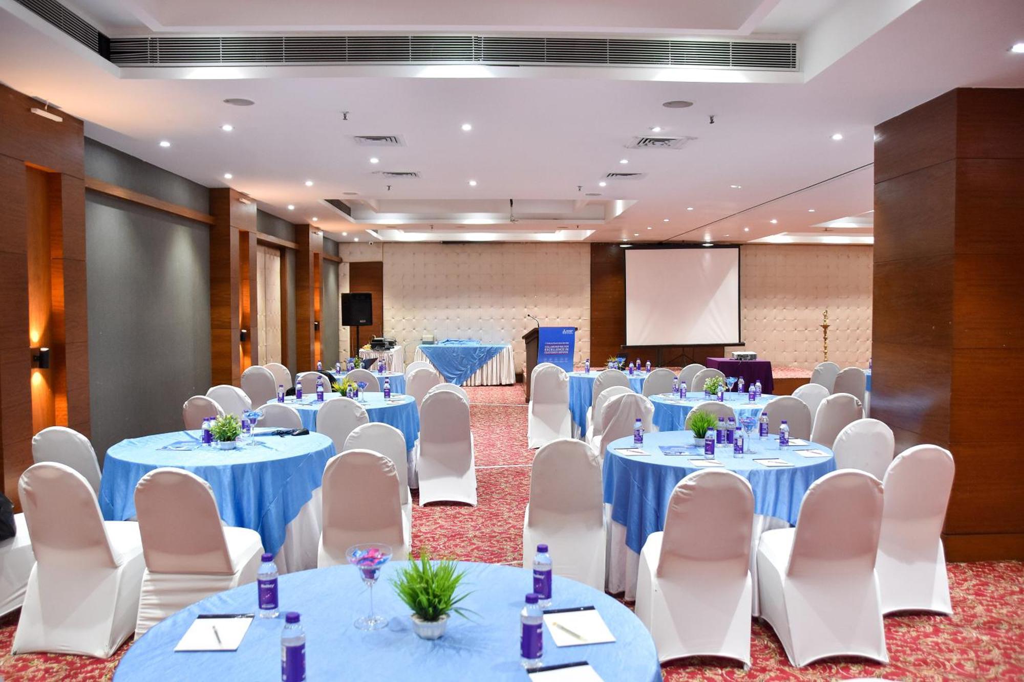 Regenta Central Grand Exotica Pimpri-Chinchwad Dış mekan fotoğraf