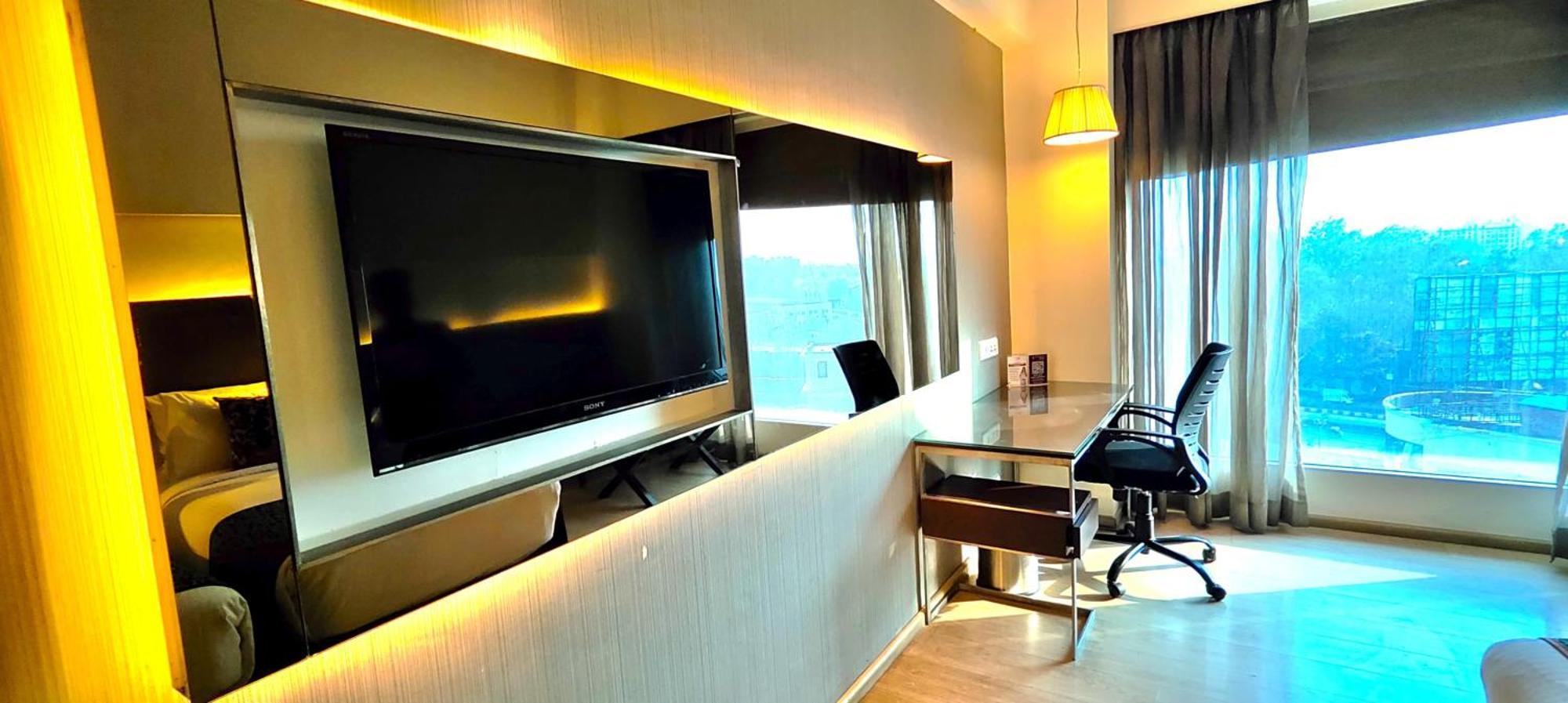 Regenta Central Grand Exotica Pimpri-Chinchwad Dış mekan fotoğraf